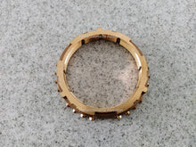 Cargar imagen en el visor de la galería, Bronce de 3a para transmisión manual Toyota Corolla 1.8 2003-2013 Original