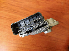 Cargar imagen en el visor de la galería, Switch de Neutral Sensor TR Toyota Pickup Tacoma 1993-2004