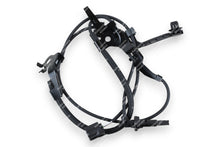 Cargar imagen en el visor de la galería, Sensor de ABS delantero Toyota Highlander 2020-2022
