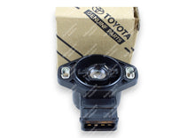 Cargar imagen en el visor de la galería, Sensor TPS Original para Toyota Pickup motor 22RE 1985-1990
