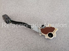 Cargar imagen en el visor de la galería, Switch de Neutral transmisión automática U540 Toyota Avanza Original
