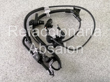 Cargar imagen en el visor de la galería, Sensor de ABS Delantero Toyota Sienna 2011-2020
