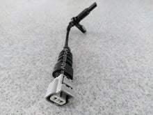 Cargar imagen en el visor de la galería, Genuine Toyota Avalon ABS Wheel Speed Sensor Left Front 8954333141

